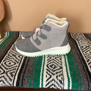 Serra Ladies Winter Boots - Gray and Cream